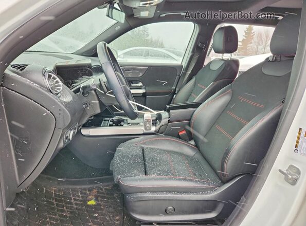 W1N4M4HB2PW328135 2023 MERCEDES-BENZ GLB-CLASS Белый Вид салона спереди