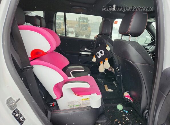 W1N4M4HB2PW328135 2023 MERCEDES-BENZ GLB-CLASS Белый Вид задней части салона