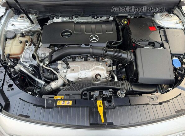 W1N4M4HB3LW056253 2020 MERCEDES-BENZ GLB-CLASS Серый Вид салона спереди