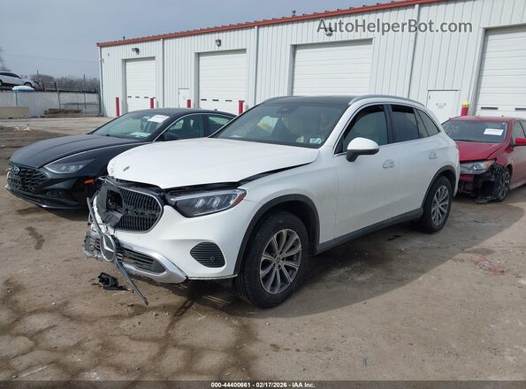 W1NKM4HB1PF061710 2023 MERCEDES-BENZ GLC 300 Белый Передняя левая четверть
