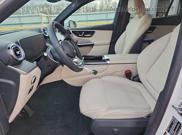 W1NKM4HB2SF366240 2025 MERCEDES-BENZ GLC-CLASS Белый Вид салона спереди