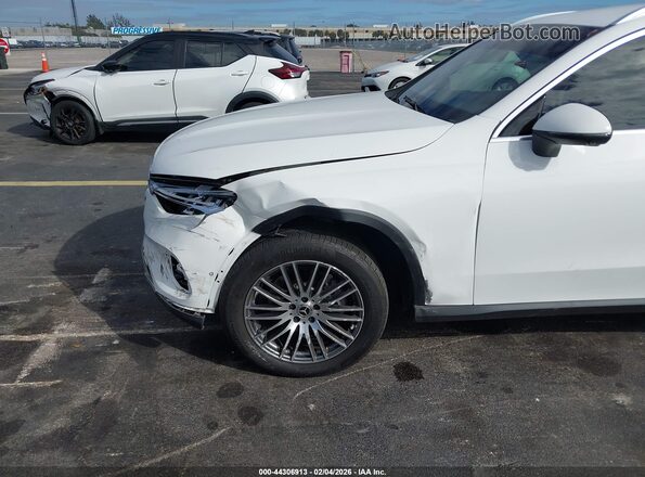 W1NKM4HB5RF207268 2024 MERCEDES-BENZ GLC 300 White Widok z przodu