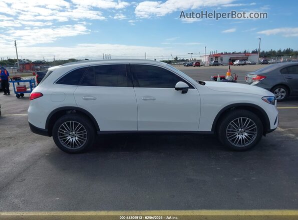 W1NKM4HB5RF207268 2024 MERCEDES-BENZ GLC 300 White Widok wnętrza z tyłu