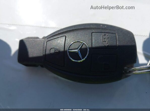 W1WV0FEY4N4159535 2022 MERCEDES-BENZ METRIS Серый Вид панели приборов
