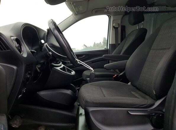 W1YV0BEY9M3866280 2021 MERCEDES-BENZ METRIS Белый Вид салона спереди