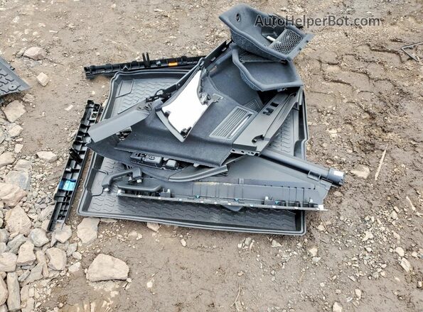 WA124AFYXN2044688 2022 AUDI SQ5 Черный Вид наклейки с VIN-кодом