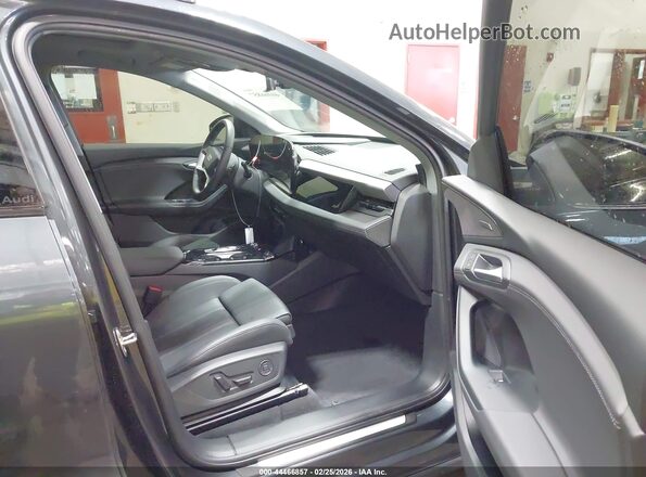 WA124BGF3SA044312 2025 AUDI Q6 E-TRON Черный Вид салона спереди