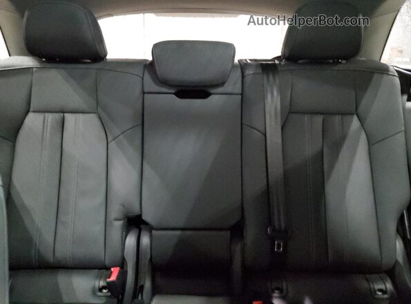 WA12AAGU8S2025802 2025 AUDI Q5 Зеленый Вид задних сидений