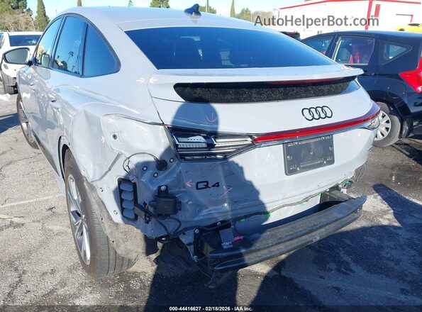 WA13UBFZ8RP082464 2024 AUDI Q4 E-TRON Синий Вид спереди