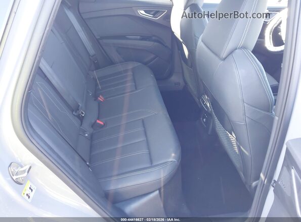WA13UBFZ8RP082464 2024 AUDI Q4 E-TRON Синий Вид наклейки с VIN-кодом