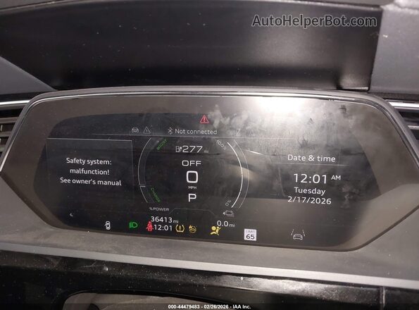WA15AAGE1RB019565 2024 AUDI Q8 E-TRON White Widok tylnych siedzeń