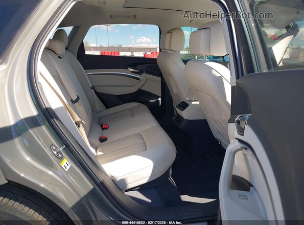 WA15AAGE3RB056665 2024 AUDI Q8 E-TRON Серый Вид наклейки с VIN-кодом