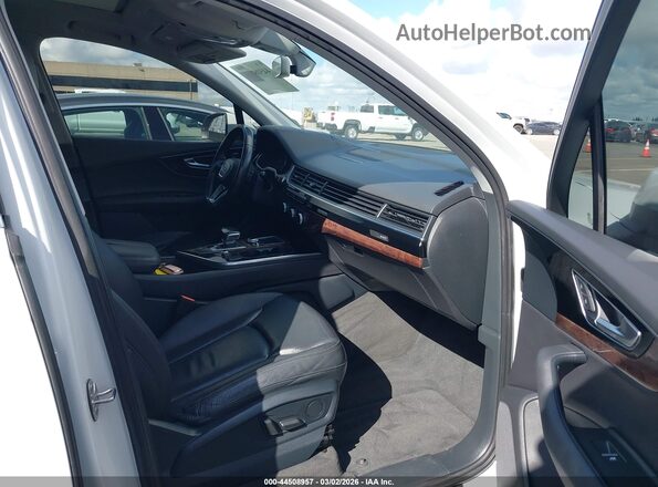 WA1AAAF76HD005245 2017 AUDI Q7 Белый Вид салона спереди