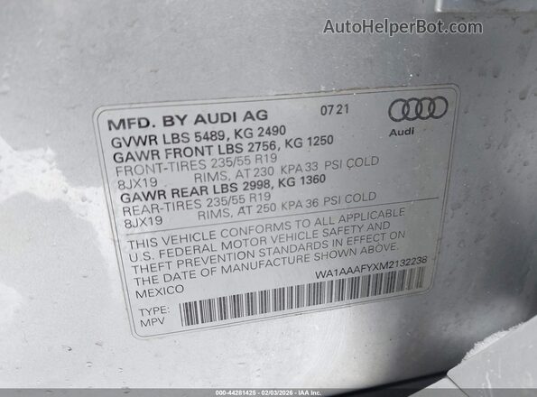 WA1AAAFYXM2132238 2021 AUDI Q5 Silver Widok komory silnika