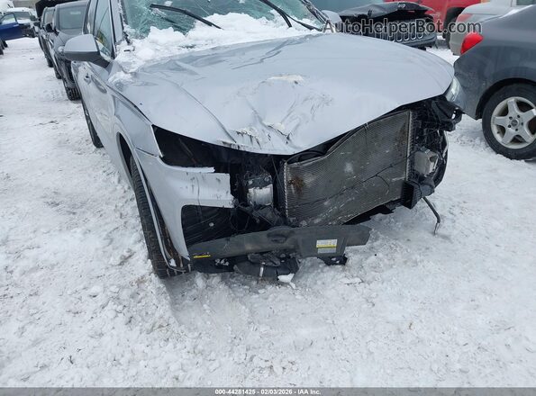 WA1AAAFYXM2132238 2021 AUDI Q5 Silver Widok z przodu