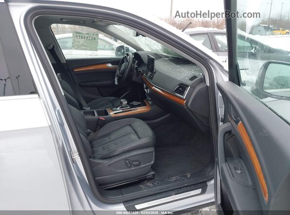 WA1AAAFYXM2132238 2021 AUDI Q5 Silver Widok wnętrza z przodu