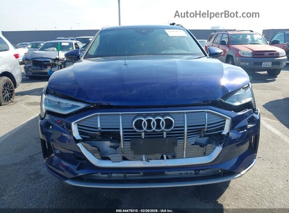 WA1AAAGE1NB029876 2022 AUDI E-TRON Dark Blue Вид спереди