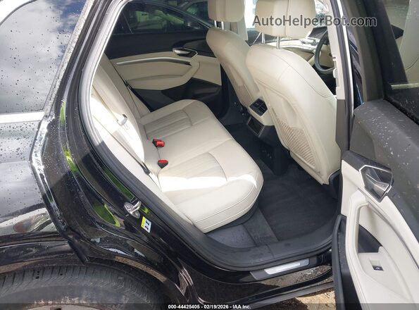 WA1AAAGE9MB033608 2021 AUDI E-TRON Black Vista de la etiqueta del VIN