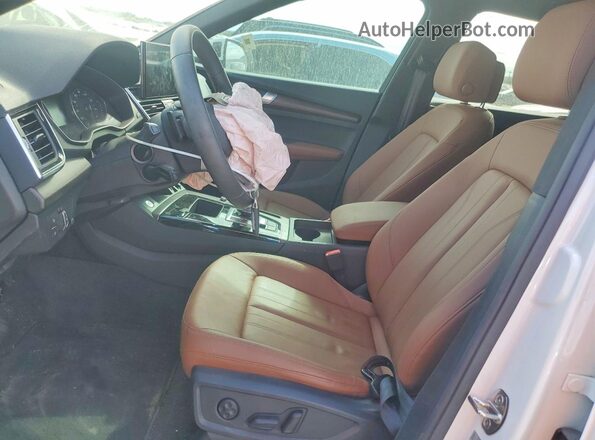 WA1ABAFY8S2033783 2025 AUDI Q5 White Widok wnętrza z przodu