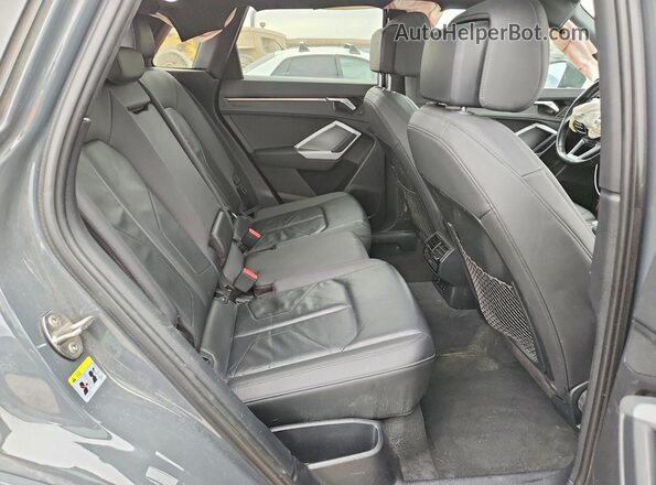 WA1AECF30K1077709 2019 AUDI Q3 Серый Вид задних сидений