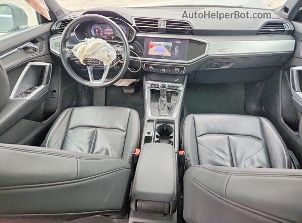 WA1AECF30K1077709 2019 AUDI Q3 Серый Вид панели приборов