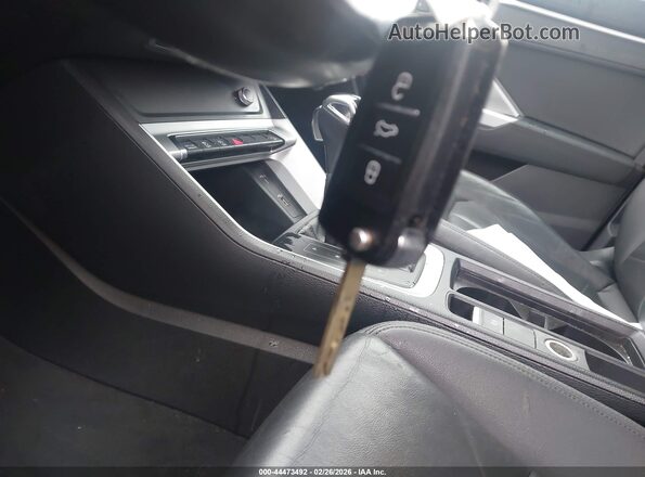 WA1AECF34L1028028 2020 AUDI Q3 Белый Вид панели приборов