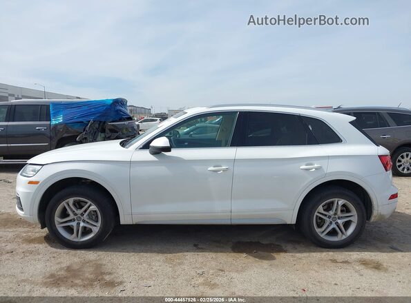 WA1ANAFY5K2091003 2019 AUDI Q5 White სალონის 360-გრადუსიანი ხედი