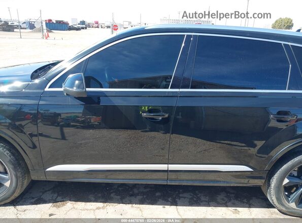 WA1AXBF75ND022540 2022 AUDI Q7 Black Панорамний вид салону 360°