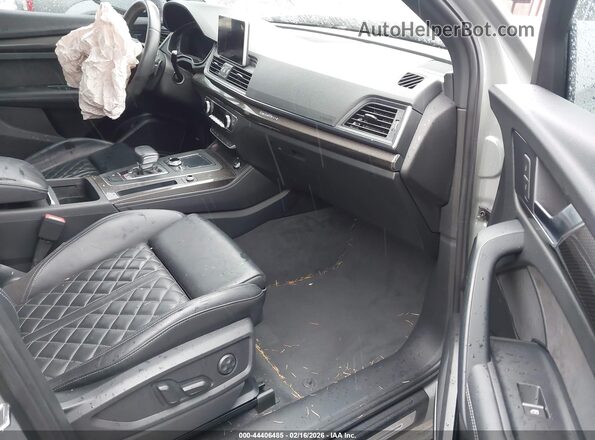 WA1B4AFY4L2122797 2020 AUDI SQ5 Gray Вид салону спереду