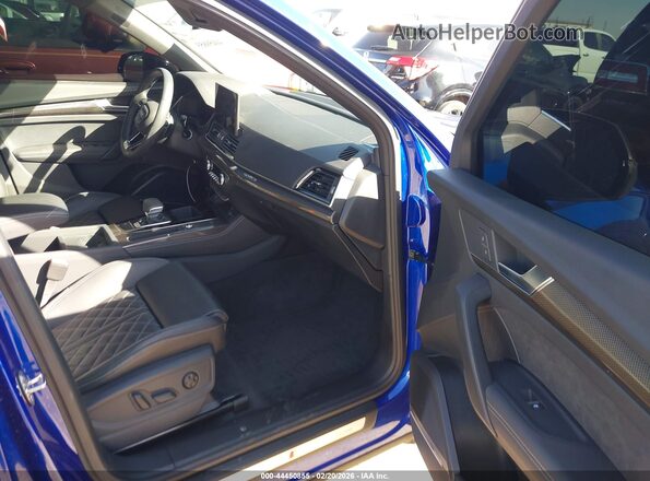 WA1B4AFY9R2146439 2024 AUDI SQ5 Синий Вид салона спереди