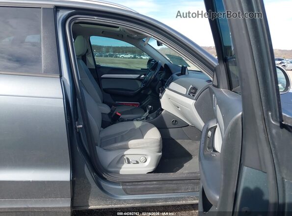 WA1BCCFS5HR013208 2017 AUDI Q3 Серый Вид салона спереди