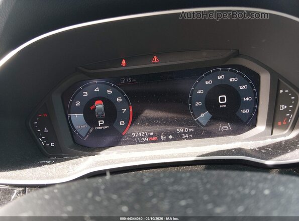 WA1BECF34L1046100 2020 AUDI Q3 White Vista de los asientos traseros