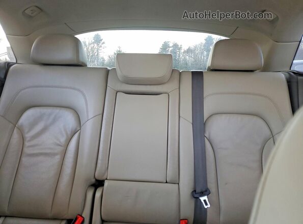 WA1C2AFP1HA066347 2017 AUDI Q5 White Widok tylnych siedzeń