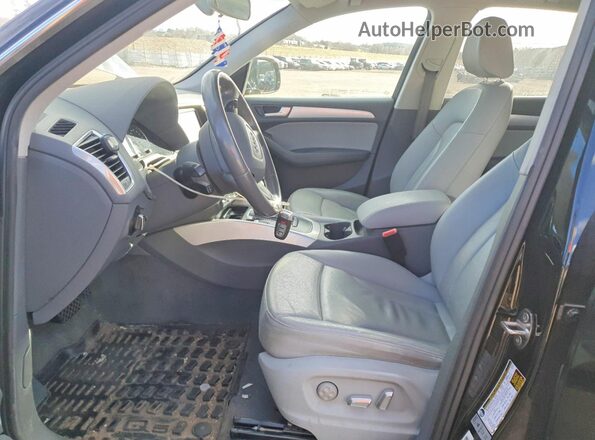WA1C2AFP2HA005833 2017 AUDI Q5 Black Вид салону спереду