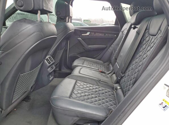 WA1C4AFY4J2183245 2018 AUDI SQ5 Белый Вид задней части салона