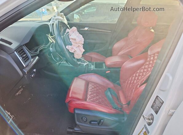 WA1C4AFY8L2027289 2020 AUDI SQ5 White Вид салону спереду