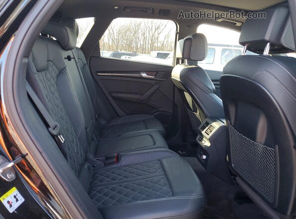 WA1C4AFY8R2005172 2024 AUDI SQ5 Black Widok tylnych siedzeń