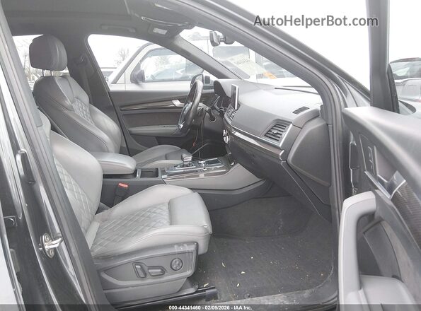 WA1C4AFY9J2140780 2018 AUDI SQ5 Gray Widok wnętrza z przodu