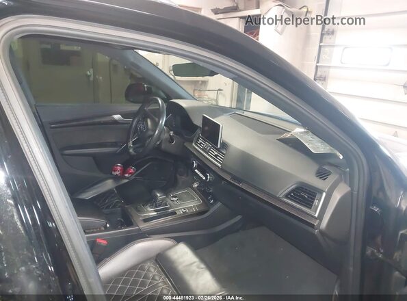 WA1C4AFY9J2182477 2018 AUDI SQ5 Черный Вид салона спереди