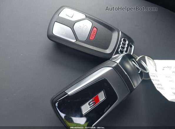 WA1C4AFY9R2084707 2024 AUDI SQ5 Синий Вид панели приборов
