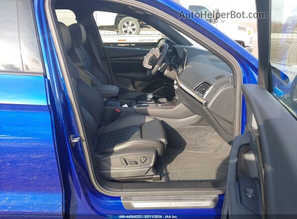 WA1C4AFY9R2084707 2024 AUDI SQ5 Синий Вид салона спереди