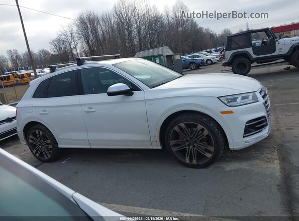 WA1C4AFYXJ2210531 2018 AUDI SQ5 White Rear interior view