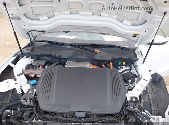 WA1CAAGE9RB036203 2024 AUDI Q8 E-TRON Белый Вид сзади