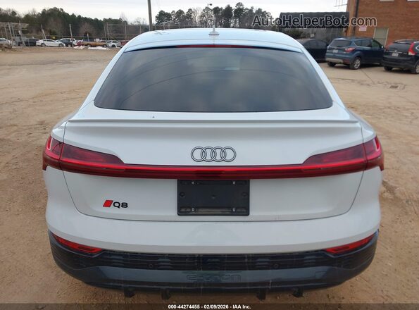 WA1CAAGE9RB036203 2024 AUDI Q8 E-TRON Белый 