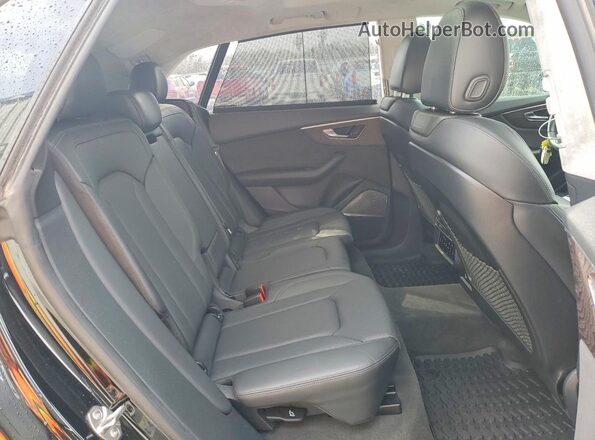 WA1CVAF16KD012244 2019 AUDI Q8 Black Widok wnętrza z tyłu