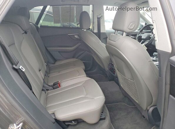WA1CVAF17KD008901 2019 AUDI Q8 Gray Widok wnętrza z tyłu