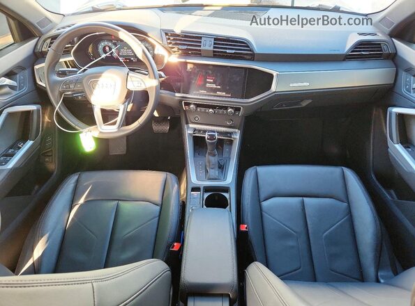 WA1DECF30R1169927 2024 AUDI Q3 White Widok deski rozdzielczej