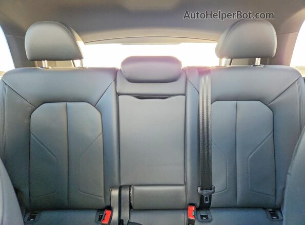 WA1DECF30R1169927 2024 AUDI Q3 White Widok tylnych siedzeń