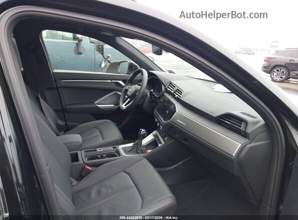 WA1DECF30S1085760 2025 AUDI Q3 Черный Вид салона спереди
