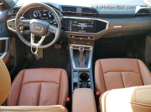 WA1DECF31R1207777 2024 AUDI Q3 Черный Вид панели приборов